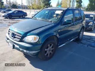 ✅ 1999 Mercedes-Benz M 320/430/500 • VIN: 4JGAB72E3XA123310 • Лот: 43727832. Опубликован ранее на IAAI с пробегом 152 382 миль. Бесплатный доступ к архиву аукционных продаж из США и подробный отчёт об истории автомобиля на DreamBid. Изображение 2.