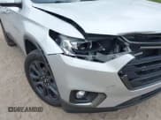 ✅ 2018 Chevrolet Traverse RS • VIN: 1GNERJKXXJJ163575 • Lot: 42869349. Wystawiony na IAAI z przebiegiem 103 158 mil. Bezpłatny archiwum sprzedaży aukcyjnych z USA i szczegółowy raport historii pojazdu na DreamBid. Zdjęcie 18.