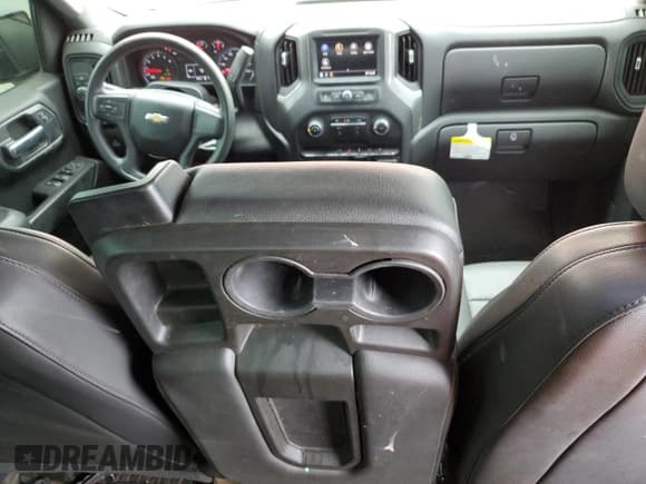 ✅ 2020 Chevrolet Silverado 1500 Work Truck • VIN: 1GCRWAEF7LZ217926 • Lot: 63510284. Wystawiony na Copart z przebiegiem 19 806 mil. Bezpłatny archiwum sprzedaży aukcyjnych z USA i szczegółowy raport historii pojazdu na DreamBid. Zdjęcie 8.