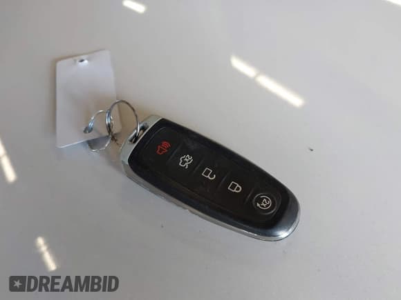 ✅ 2016 Ford C-Max SEL • VIN: 1FADP5CU2GL110832 • Lot: 41764729. Wystawiony na IAAI z przebiegiem 119 724 mil. Bezpłatny archiwum sprzedaży aukcyjnych z USA i szczegółowy raport historii pojazdu na DreamBid. Zdjęcie 11.