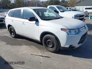✅ 2015 Mitsubishi Outlander ES • VIN: JA4AD2A30FZ014007 • Lot: 43910052. Wystawiony na IAAI z przebiegiem 275 519 mil. Bezpłatny archiwum sprzedaży aukcyjnych z USA i szczegółowy raport historii pojazdu na DreamBid. Zdjęcie 1.