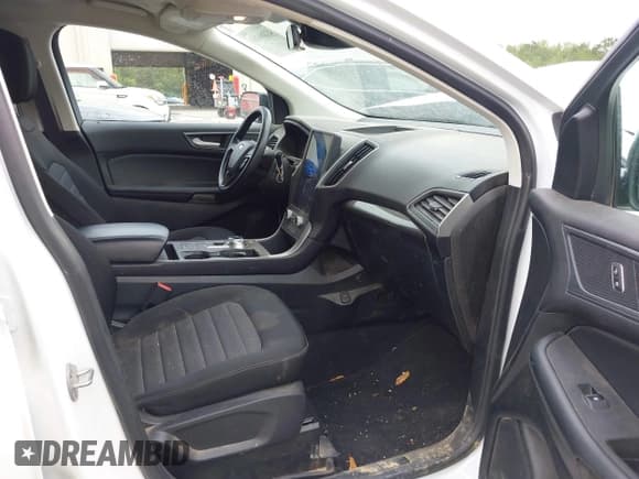 ✅ 2024 Ford Edge SE • VIN: 2FMPK4G9XRBA25502 • Lot: 43386213. Wystawiony na IAAI z przebiegiem 38 156 mil. Bezpłatny archiwum sprzedaży aukcyjnych z USA i szczegółowy raport historii pojazdu na DreamBid. Zdjęcie 5.