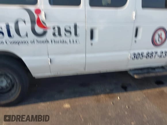 ✅ 2012 Ford Econoline Cargo Commercial • VIN: 1FTNS2EW8CDA42891 • Lot: 43034709. Wystawiony na IAAI z przebiegiem 649 193 mil. Bezpłatny archiwum sprzedaży aukcyjnych z USA i szczegółowy raport historii pojazdu na DreamBid. Zdjęcie 19.