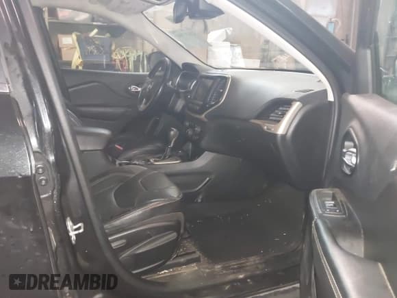 ✅ 2014 Jeep Cherokee Limited • VIN: 1C4PJMDS4EW191523 • Лот: 43831788. Опубликован ранее на IAAI с пробегом 192 215 миль. Бесплатный доступ к архиву аукционных продаж из США и подробный отчёт об истории автомобиля на DreamBid. Изображение 5.