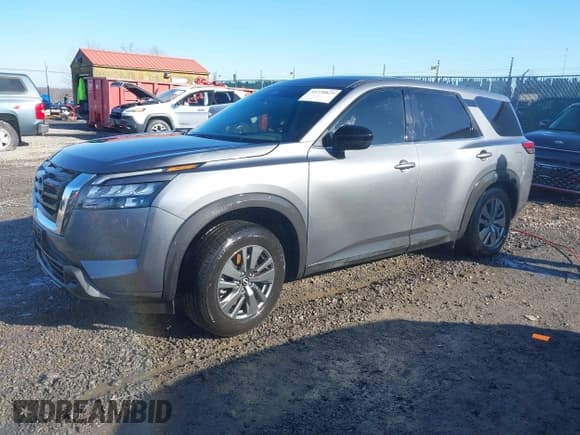 ✅ 2024 Nissan Pathfinder S • VIN: 5N1DR3AC1RC251330 • Lot: 41738829. Wystawiony na IAAI z przebiegiem 7 136 mil. Bezpłatny archiwum sprzedaży aukcyjnych z USA i szczegółowy raport historii pojazdu na DreamBid. Zdjęcie 17.