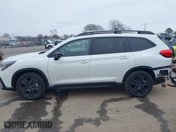✅ 2023 Subaru Ascent Onyx • VIN: 4S4WMAHD5P3439677 • Lot: 41554153. Listed on IAAI with 14,161 mi. Free auction sales archive from the USA and detailed vehicle history report at DreamBid. Image 15.