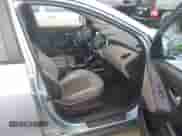 2013 Hyundai Tucson GLS z VIN KM8JU3AC6DU616931, wystawiony jako IAAI lot #42796281 z przebiegiem 137 699 mil mil oraz . Historia ofert i sprzedaży dostępna na DreamBid. Obrazek 5.