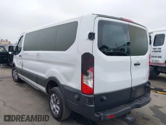 ✅ 2017 Ford Transit XL • VIN: 1FBZX2ZM5HKA56430 • Lot: 43011063. Wystawiony na IAAI z przebiegiem 146 319 mil. Bezpłatny archiwum sprzedaży aukcyjnych z USA i szczegółowy raport historii pojazdu na DreamBid. Zdjęcie 3.