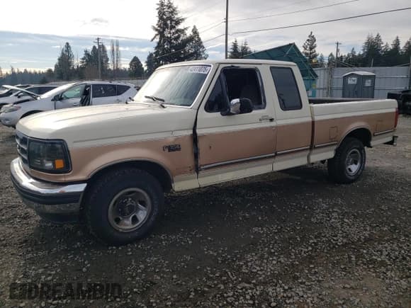 ✅ 1995 Ford F-150 • VIN: 1FTEX15H8SKB18147 • Lot: 42411075. Listed on Copart with 64,473 mi. Free auction sales archive from the USA and detailed vehicle history report at DreamBid. Image 1.