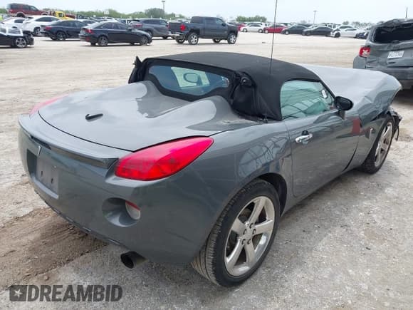 ✅ 2008 Pontiac Solstice • VIN: 1G2MB35B28Y107706 • Lot: 42405635. Wystawiony na IAAI z przebiegiem 158 604 mil. Bezpłatny archiwum sprzedaży aukcyjnych z USA i szczegółowy raport historii pojazdu na DreamBid. Zdjęcie 4.