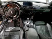 ✅ 2017 BMW 4 Series 430i xDrive • VIN: WBA4R9C30HK878722 • Lot: 95476075. Wystawiony na Copart z przebiegiem 120 939 mil. Bezpłatny archiwum sprzedaży aukcyjnych z USA i szczegółowy raport historii pojazdu na DreamBid. Zdjęcie 8.