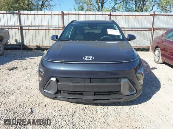 ✅ 2025 Hyundai Kona SEL • VIN: KM8HB3AB3SU261869 • Lot: 43357177. Wystawiony na IAAI z przebiegiem 7 894 mil. Bezpłatny archiwum sprzedaży aukcyjnych z USA i szczegółowy raport historii pojazdu na DreamBid. Zdjęcie 13.