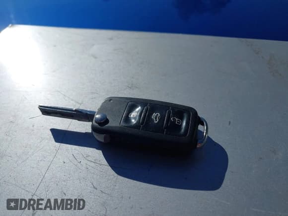 ✅ 2013 Volkswagen Golf R w/Sunroof & Navi • VIN: WVWRF7AJ1DW078800 • Лот: 41348666. Опубликован ранее на IAAI с пробегом Не указан. Бесплатный доступ к архиву аукционных продаж из США и подробный отчёт об истории автомобиля на DreamBid. Изображение 11.