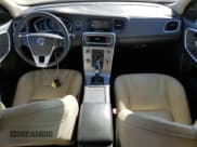 ✅ 2018 Volvo V60 Dynamic • VIN: YV140MEL0J2388407 • Lot: 66727865. Wystawiony na Copart z przebiegiem 77 699 mil. Bezpłatny archiwum sprzedaży aukcyjnych z USA i szczegółowy raport historii pojazdu na DreamBid. Zdjęcie 8.