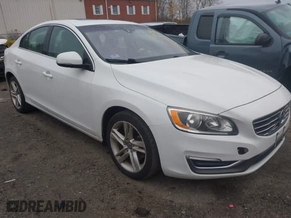 ✅ 2015 Volvo S60 T5 Drive-E Premier • VIN: YV126MFKXF1337912 • Lot: 43604052. Wystawiony na IAAI z przebiegiem 202 260 mil. Bezpłatny archiwum sprzedaży aukcyjnych z USA i szczegółowy raport historii pojazdu na DreamBid. Zdjęcie 1.