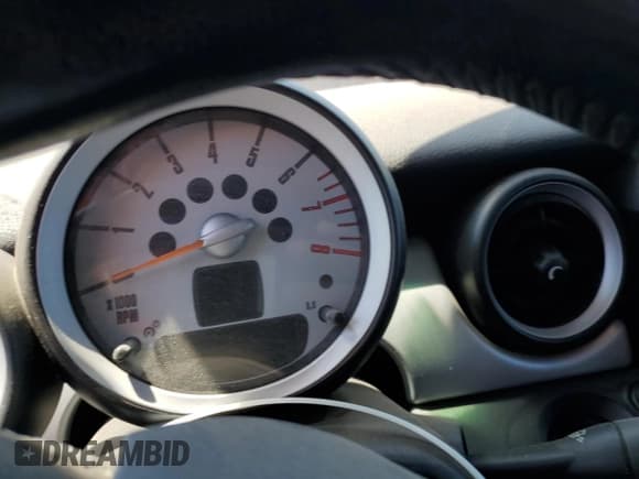 ✅ 2009 MINI Convertible • VIN: WMWMR33529TJ93941 • Lot: 67015145. Listed on Copart with Not provided. Free auction sales archive from the USA and detailed vehicle history report at DreamBid. Image 9.