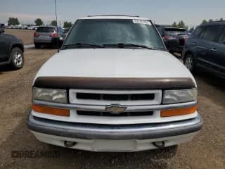 ✅ 2001 Chevrolet Blazer LT • VIN: 1GNDT13W512190339 • Lot: 62285905. Wystawiony na Copart z przebiegiem 206 637 mil. Bezpłatny archiwum sprzedaży aukcyjnych z USA i szczegółowy raport historii pojazdu na DreamBid. Zdjęcie 5.