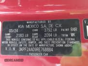 ✅ 2024 Kia Forte LXS • VIN: 3KPF24AD9RE768884 • Lot: 43324097. Wystawiony na IAAI z przebiegiem 15 257 mil. Bezpłatny archiwum sprzedaży aukcyjnych z USA i szczegółowy raport historii pojazdu na DreamBid. Zdjęcie 9.