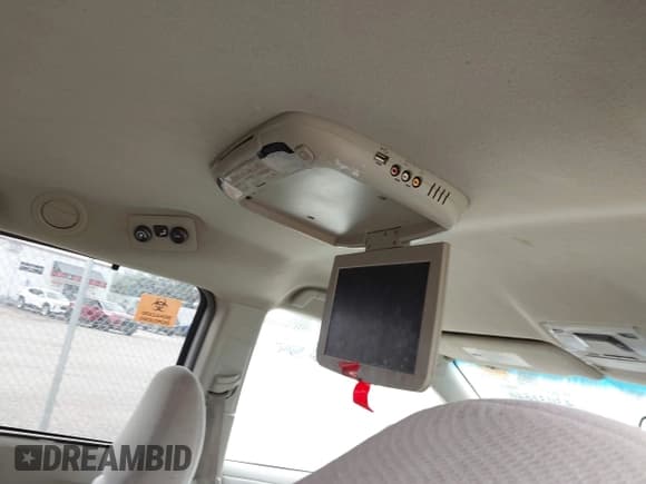 ✅ 2011 Toyota Sienna LE AAS • VIN: 5TDKK3DC4BS033446 • Лот: 43031640. Опубликован ранее на IAAI с пробегом 308 152 миль. Бесплатный доступ к архиву аукционных продаж из США и подробный отчёт об истории автомобиля на DreamBid. Изображение 17.