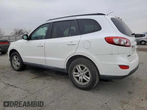✅ 2011 Hyundai Santa Fe GLS • VIN: 5XYZGDAB7BG017773 • Lot: 85688774. Listed on Copart with 196,456 mi. Free auction sales archive from the USA and detailed vehicle history report at DreamBid. Image 2.