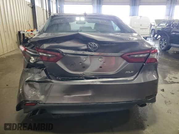 2022 Toyota Camry XLE z VIN 4T1F11AK1NU002025, wystawiony jako Copart lot #64759875 z przebiegiem 36 062 mil mil oraz Szkoda całkowita • Salvage title. Historia ofert i sprzedaży dostępna na DreamBid. Obrazek 6.