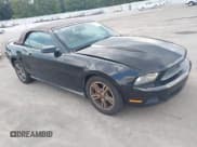 ✅ 2010 Ford Mustang V6 • VIN: 1ZVBP8EN1A5177701 • Лот: 43253805. Опубликован ранее на IAAI с пробегом 202 820 миль. Бесплатный доступ к архиву аукционных продаж из США и подробный отчёт об истории автомобиля на DreamBid. Изображение 1.