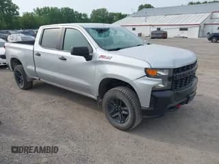 ✅ 2019 Chevrolet Silverado 1500 Custom Trail Boss • VIN: 1GCPYCEF0KZ333402 • Lot: 42407798. Wystawiony na IAAI z przebiegiem 290 714 mil. Bezpłatny archiwum sprzedaży aukcyjnych z USA i szczegółowy raport historii pojazdu na DreamBid. Zdjęcie 1.