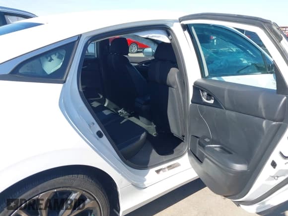 ✅ 2019 Honda Civic Sport • VIN: 2HGFC2F80KH521911 • Лот: 43675892. Опубликован ранее на IAAI с пробегом Не указан. Бесплатный доступ к архиву аукционных продаж из США и подробный отчёт об истории автомобиля на DreamBid. Изображение 8.