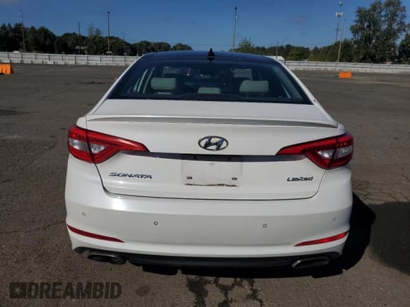 ✅ 2015 Hyundai Sonata Sport • VIN: 5NPE34AF4FH021288 • Lot: 81334885. Listed on Copart with 149,372 mi. Free auction sales archive from the USA and detailed vehicle history report at DreamBid. Image 6.