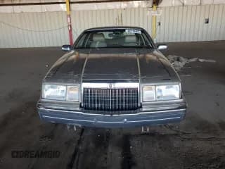 ✅ 1987 Lincoln Mark VII LSC • VIN: 1LNBM93M7HY658326 • Lot: 82710465. Wystawiony na Copart z przebiegiem 64 272 mil. Bezpłatny archiwum sprzedaży aukcyjnych z USA i szczegółowy raport historii pojazdu na DreamBid. Zdjęcie 5.
