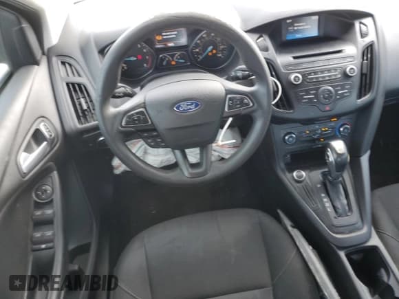 ✅ 2015 Ford Focus SE • VIN: 1FADP3F29FL330191 • Lot: 58309895. Wystawiony na Copart z przebiegiem 179 043 mil. Bezpłatny archiwum sprzedaży aukcyjnych z USA i szczegółowy raport historii pojazdu na DreamBid. Zdjęcie 8.