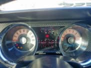 ✅ 2014 Ford Mustang GT Premium • VIN: 1ZVBP8CF4E5288003 • Lot: 84374875. Wystawiony na Copart z przebiegiem 146 415 mil. Bezpłatny archiwum sprzedaży aukcyjnych z USA i szczegółowy raport historii pojazdu na DreamBid. Zdjęcie 9.