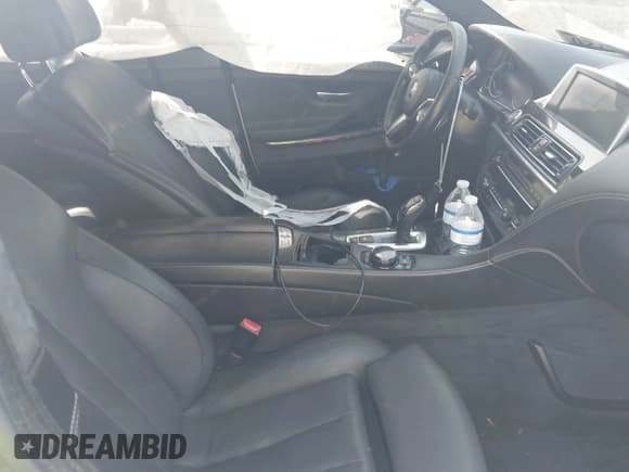 ✅ 2015 BMW 6 Series 640i xDrive • VIN: WBA6B8C59FD453073 • Lot: 41924061. Wystawiony na IAAI z przebiegiem 81 421 mil. Bezpłatny archiwum sprzedaży aukcyjnych z USA i szczegółowy raport historii pojazdu na DreamBid. Zdjęcie 5.