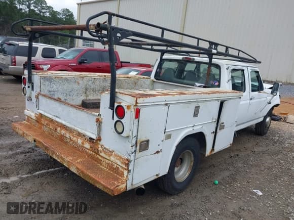 ✅ 1997 Ford F-250 • VIN: 1FTHW25F9VEA04505 • Lot: 41396056. Wystawiony na IAAI z przebiegiem 287 294 mil. Bezpłatny archiwum sprzedaży aukcyjnych z USA i szczegółowy raport historii pojazdu na DreamBid. Zdjęcie 4.