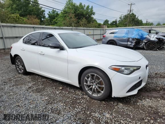 ✅ 2019 Alfa Romeo Giulia • VIN: ZARFANAN4K7598012 • Lot: 64595935. Listed on Copart with 50,458 mi. Free auction sales archive from the USA and detailed vehicle history report at DreamBid. Image 4.