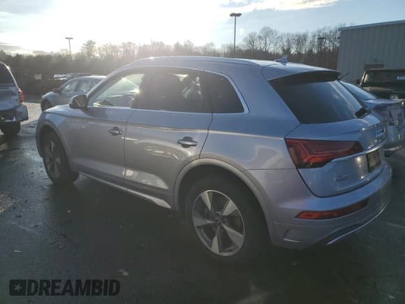 ✅ 2022 Audi Q5 Premium Plus • VIN: WA1BBAFY3N2131211 • Лот: 87074674. Опубликован ранее на Copart с пробегом Не указан. Бесплатный доступ к архиву аукционных продаж из США и подробный отчёт об истории автомобиля на DreamBid. Изображение 2.