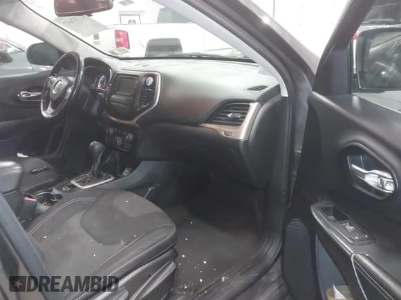 ✅ 2015 Jeep Cherokee Latitude • VIN: 1C4PJLCB7FW730391 • Лот: 43707657. Опубликован ранее на IAAI с пробегом 126 622 миль. Бесплатный доступ к архиву аукционных продаж из США и подробный отчёт об истории автомобиля на DreamBid. Изображение 5.