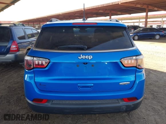 ✅ 2022 Jeep Compass Latitude • VIN: 3C4NJCBB2NT139253 • Lot: 42979620. Listed on IAAI with 70,676 mi. Free auction sales archive from the USA and detailed vehicle history report at DreamBid. Image 16.