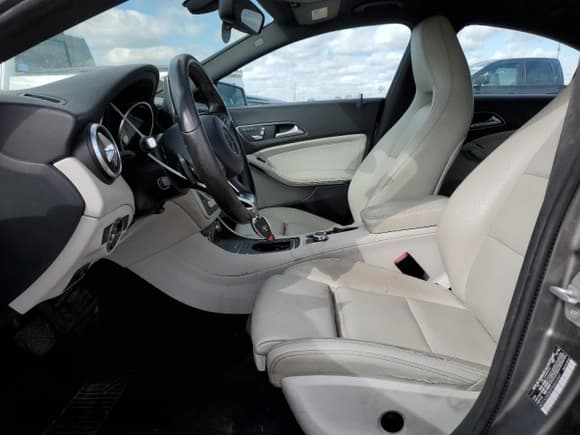 ✅ 2017 Mercedes-Benz CLA 250 • VIN: WDDSJ4EBXHN466501 • Lot: 91201735. Wystawiony na Copart z przebiegiem 123 703 mil. Bezpłatny archiwum sprzedaży aukcyjnych z USA i szczegółowy raport historii pojazdu na DreamBid. Zdjęcie 7.