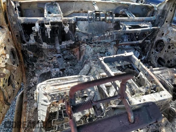 ✅ 2015 Ford F-350 Platinum • VIN: 1FT8W3B63FEA66395 • Лот: 68994905. Опубликован ранее на Copart с пробегом Не указан. Бесплатный доступ к архиву аукционных продаж из США и подробный отчёт об истории автомобиля на DreamBid. Изображение 8.