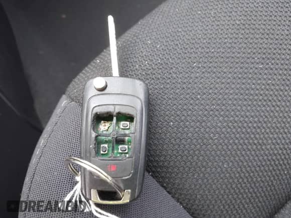 2015 Chevrolet Cruze LT z VIN 1G1PC5SB1F7172502, wystawiony jako IAAI lot #43353575 z przebiegiem 151 816 mil mil oraz . Historia ofert i sprzedaży dostępna na DreamBid. Obrazek 11.