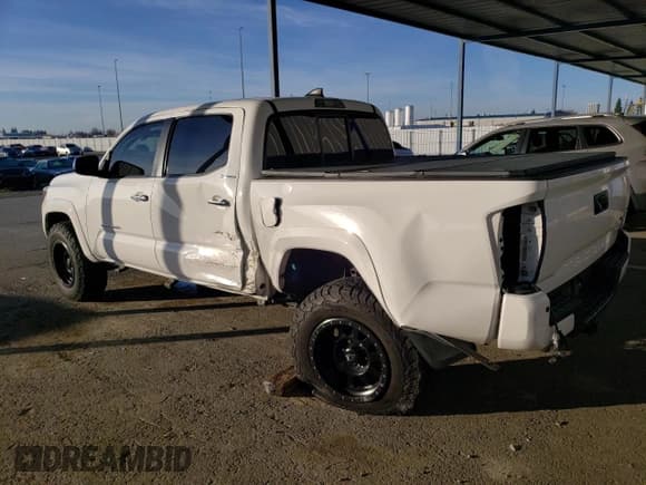 ✅ 2016 Toyota Tacoma Limited • VIN: 3TMEZ5CN2GM021682 • Lot: 87041494. Listed on Copart with 55,962 mi. Free auction sales archive from the USA and detailed vehicle history report at DreamBid. Image 2.
