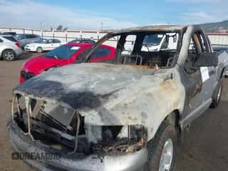 2002 Dodge 1500 z VIN 3B7HU18Z62G111862, wystawiony jako IAAI lot #43513864 z przebiegiem Nie podano mil oraz . Historia ofert i sprzedaży dostępna na DreamBid. Obrazek 6.