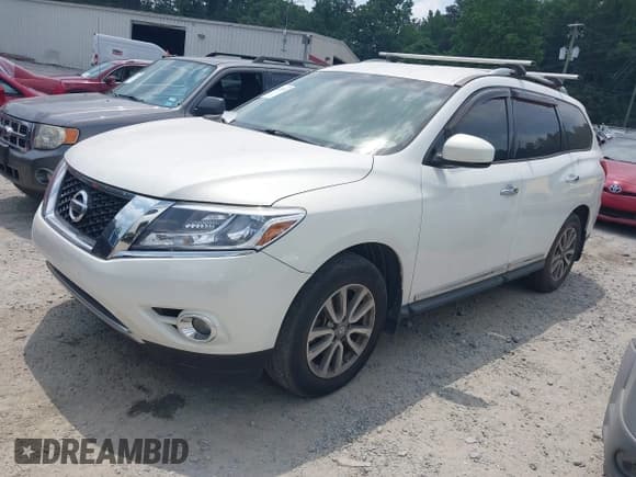 ✅ 2014 Nissan Pathfinder SV • VIN: 5N1AR2MMXEC651480 • Lot: 42420736. Listed on IAAI with 165,647 mi. Free auction sales archive from the USA and detailed vehicle history report at DreamBid. Image 2.