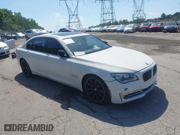 ✅ 2013 BMW 7 Series 750Li xDrive • VIN: WBAYF8C51DD139735 • Lot: 42590928. Listed on IAAI with 118,984 mi. Free auction sales archive from the USA and detailed vehicle history report at DreamBid. Image 1.