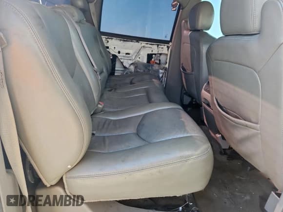 ✅ 2006 Chevrolet Silverado 2500HD LT3 • VIN: 1GCHK23DX6F192217 • Lot: 90885675. Listed on Copart with 334,978 mi. Free auction sales archive from the USA and detailed vehicle history report at DreamBid. Image 10.