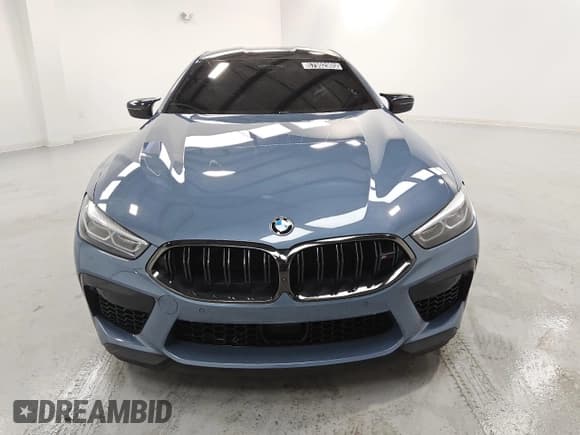 ✅ 2022 BMW M8 Competition • VIN: WBSGV0C09NCH48923 • Lot: 57902905. Wystawiony na Copart z przebiegiem 28 881 mil. Bezpłatny archiwum sprzedaży aukcyjnych z USA i szczegółowy raport historii pojazdu na DreamBid. Zdjęcie 5.