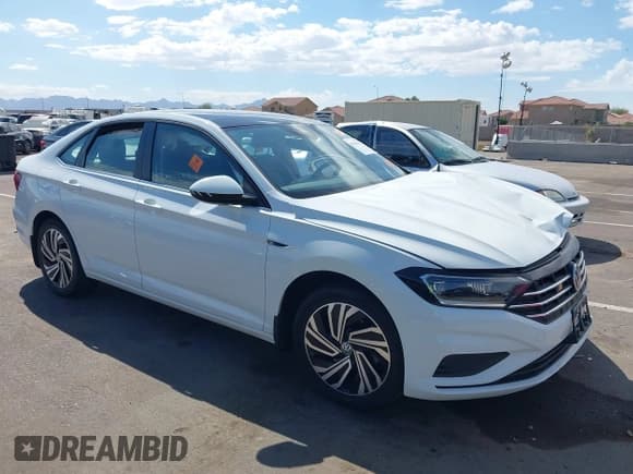 ✅ 2021 Volkswagen Jetta SEL • VIN: 3VWE57BU0MM048033 • Lot: 43396551. Wystawiony na IAAI z przebiegiem Nie podano. Bezpłatny archiwum sprzedaży aukcyjnych z USA i szczegółowy raport historii pojazdu na DreamBid. Zdjęcie 1.