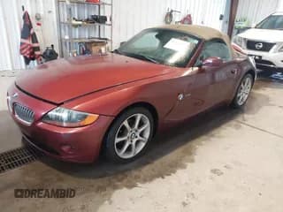 ✅ 2004 BMW Z4 2.5i • VIN: 4USBT335X4LS53530 • Lot: 43565325. Wystawiony na IAAI z przebiegiem 100 330 mil. Bezpłatny archiwum sprzedaży aukcyjnych z USA i szczegółowy raport historii pojazdu na DreamBid. Zdjęcie 2.