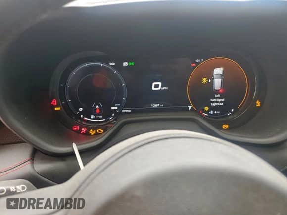 2024 Dodge Hornet R/T z VIN ZACPDFCW4R3A12205, wystawiony jako Copart lot #66318285 z przebiegiem 10 997 mil mil oraz Szkoda całkowita • Salvage title. Historia ofert i sprzedaży dostępna na DreamBid. Obrazek 9.